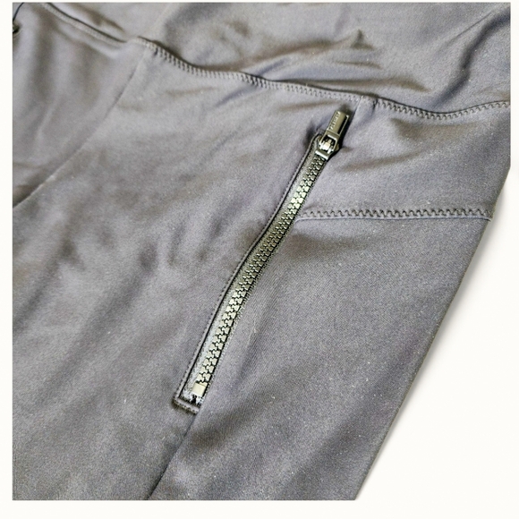 Athleta Stellar Tight | High Rise Compression Leggings | Size Medium | Black - Picture 3 of 8